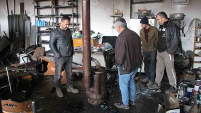 Göynücek'te patlamada elbiseleri yanan öğrencilerin kaçma anı kamerada
