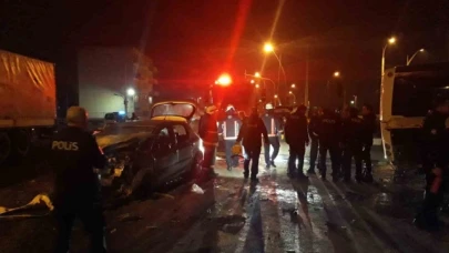 Halk otobüsü ile otomobil çarpıştı: 1 ölü