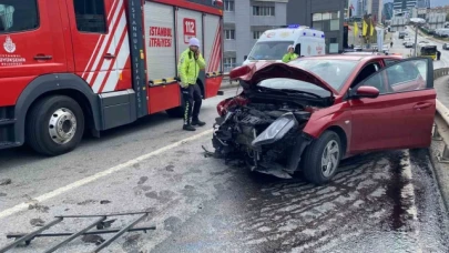 İki araç kafa kafaya çarpıştı: 5 yaralı