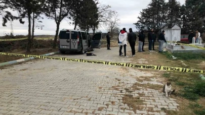 İki kuzen mezarlıkta park halindeki araçta ölü bulundu