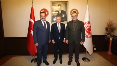 İpek ve Çilez'den Bakan Bak'a Ziyaret
