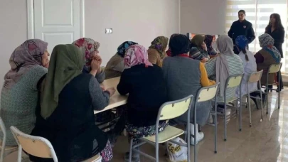 Jandarma kadınlara KADES'i anlattı