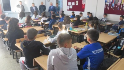 Karaaslan, Fatih İlkokulu ve Gazi Ortaokulu'nu ziyaret etti