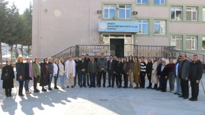 Katipoğlu, öğretmen ve öğrencilerle buluştu