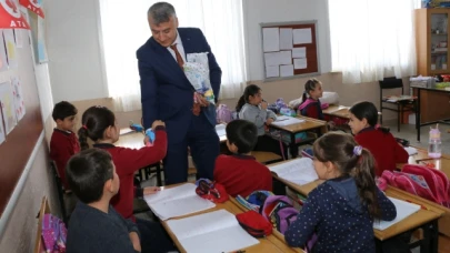 Katipoğlu sınıf içi etkinliklere eşlik etti