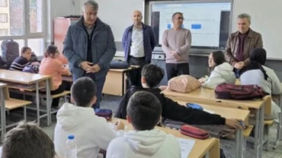 Katipoğlu Suluova'da öğretmen ve öğrencilerle bir araya geldi