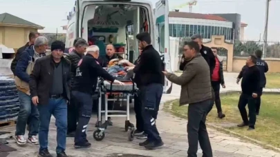 Müze tadilatında portatif asansör devrildi: 2 işçi yaralı