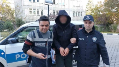 Park halindeki araçtan tencere ve tava çaldı