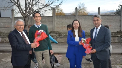 Şahin Öğretmenler Günü'nü kutladı