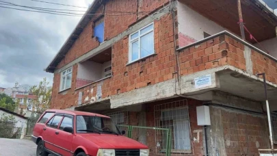 Sosyal yardımlarla geçinen karısını cezaevinden izinli çıkıp öldürdü
