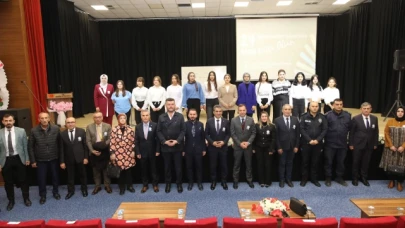Suluova'da Öğretmenler Günü Programı Büyük Beğeni Topladı