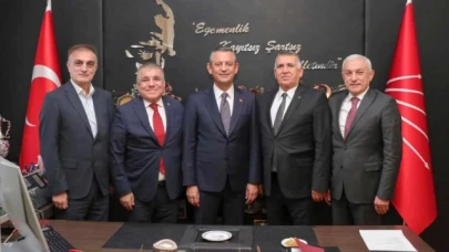 Topal’dan Özel’e Teşekkür Ziyareti