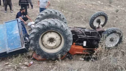 Traktör devrildi, baba öldü kızı yaralandı