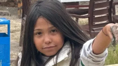 Üzerine demir kapı düşen 8 yaşındaki Asya hayatını kaybetti