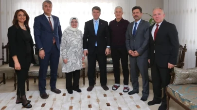 Vali Bakan emekli öğretmenleri unutmadı