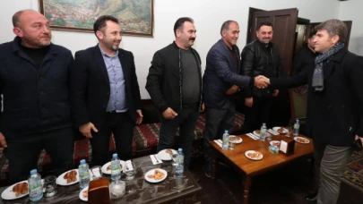 Vali Bakan muhtarlarla bir araya geldi