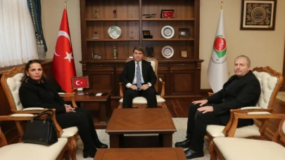 Vali Bakan, şehit ailesini makamında misafir etti