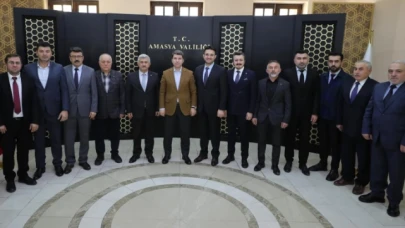 Altınörgü ve yönetiminden Bakan'a ziyaret