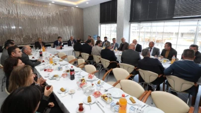 Bakan, İl Özel İdaresi Birim Müdürleriyle Bir Araya Geldi