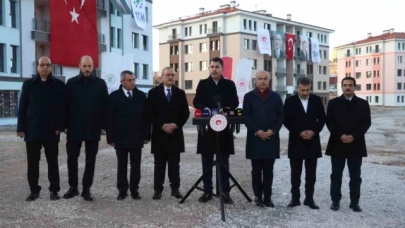 Bakan Kurum: "11 ilde evine girmeyen, iş yerini açmayan tek bir depremzede kardeşimiz kalmayacak"
