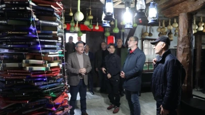 Başkan Kargı, misafirlere Merzifon'u gezdirdi