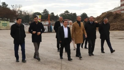 Çiçekli üretim süreçlerini yerinde inceledi