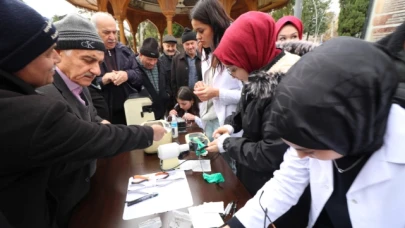 "Gözlük Camları Kuru Bezle Silinmez"