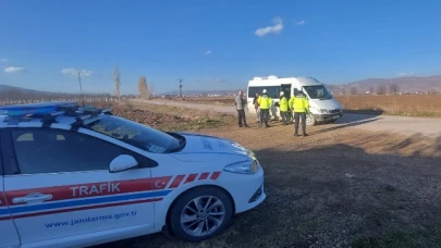 Gümüşhacıköy'de okul servis araçları denetlendi