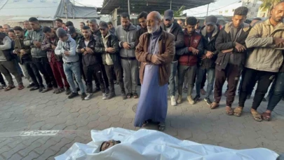 İsrail, Gazze'de belediye binasına saldırdı: 1'i belediye başkanı 10 sivil hayatını kaybetti