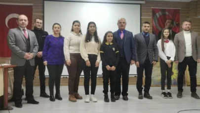 İstiklal Marşı'nı en güzel okuyanlar ödüllendirildi