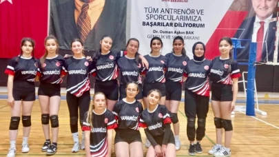 Kız Voleybol Takımı finale yükseldi