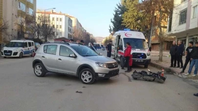 Merzifon'da otomobil elektrikli bisiklete çarptı: 1 yaralı
