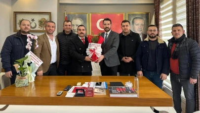 Merzifon gençlerinden AK Parti'ye hayırlı olsun ziyareti