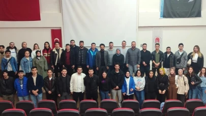 Merzifon MYO'da Mezunlar Öğrencilerle Buluştu