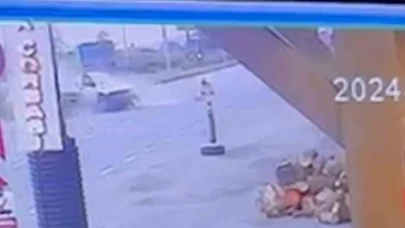 Otomobilin kamyonetle çarpıştığı kazada 3 kişi yaralandı