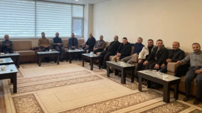 Suluova'da "Kitap Oku-Yorum" buluşmaları sürüyor