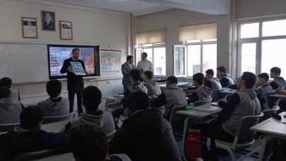 Umre Ödüllü Yarışma Okullara Tanıtıldı