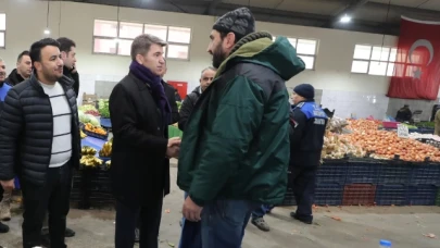 Vali Bakan pazarcı esnafını ziyaret etti