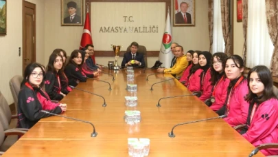 Vali Bakan Türkiye Şampiyonları ile buluştu