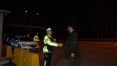 AK Parti İlçe Teşkilatı görev başındaki personelin yeni yılını kutladı