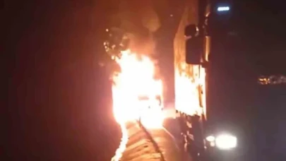Arıza yapan tır alev topuna döndü