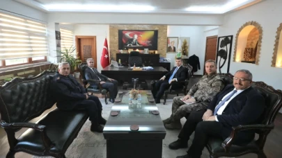 Bakan Bölge Müdürü Özer'den brifing aldı