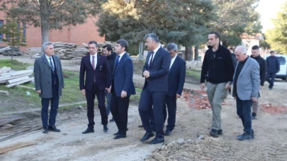 Bakan Suluova'da inşaat çalışmalarını yerinde inceledi