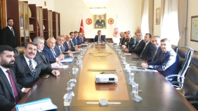 Bakan ve Amasya heyeti Kurum'u ziyaret etti