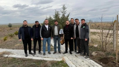 Bir Fidan da Yalnız Köyü'ne Düştü