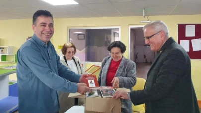 CHP'den 1 koli kitap hediyesi