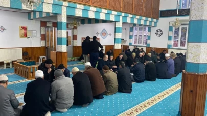 Deveci Camii'nde Sabah Namazı Buluşması