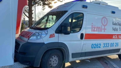 İçinde bebek olan ambulans kaza yaptı