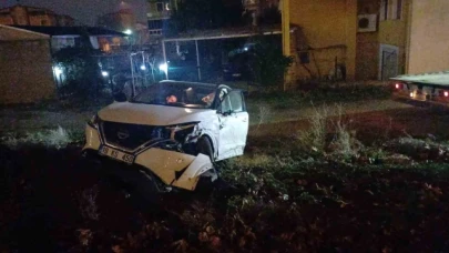 İki araca çarptı, kazadan yara almadan kurtuldu: O anlar kamerada
