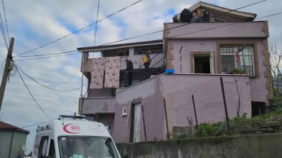 İki çocuk annesi kadın evinde ölü bulundu